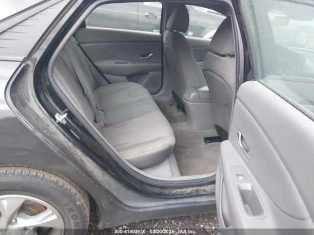 5NPLL4AG9MH040724 Hyundai ELANTRA SE