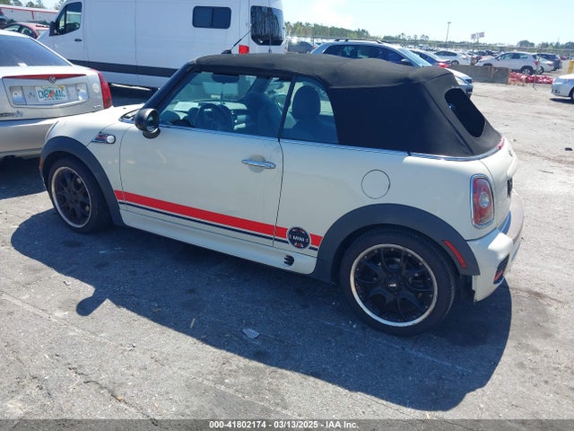 2010 MINI COOPER S WMWMS3C57ATY51245 Photo 2