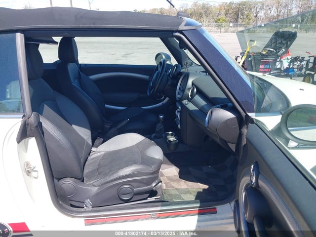 2010 MINI COOPER S WMWMS3C57ATY51245 Photo 4