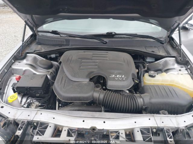 2C3CCAKG3JH302274 Chrysler 300 Limited Awd