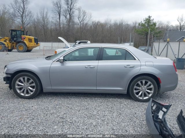 2C3CCAKG3JH302274 Chrysler 300 Limited Awd