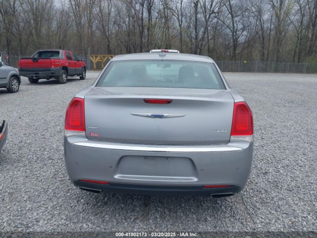2C3CCAKG3JH302274 Chrysler 300 Limited Awd
