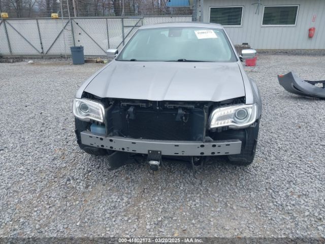 2C3CCAKG3JH302274 Chrysler 300 Limited Awd