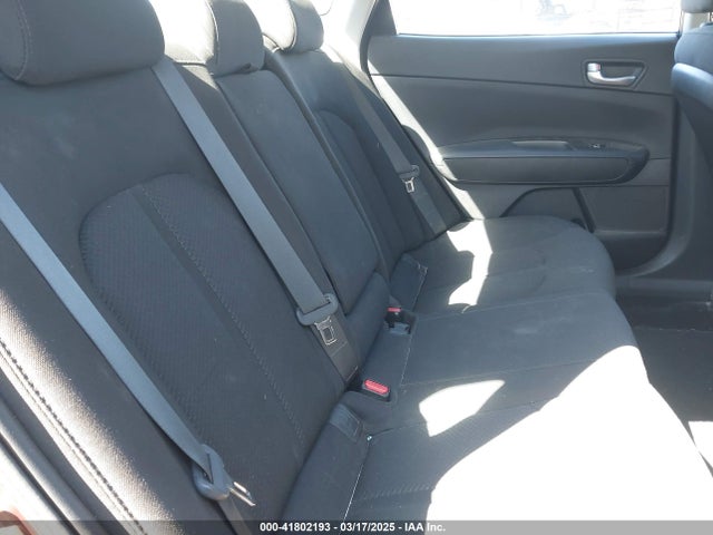 5XXGT4L33HG163285 KIA Optima Lx