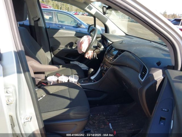 KL7CJNSBXJB721175 Chevrolet TRAX LS