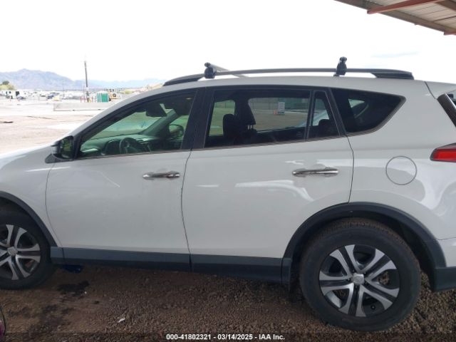 JTMZFREV5HJ707504 Toyota RAV4 LE