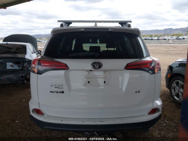 JTMZFREV5HJ707504 Toyota RAV4 LE