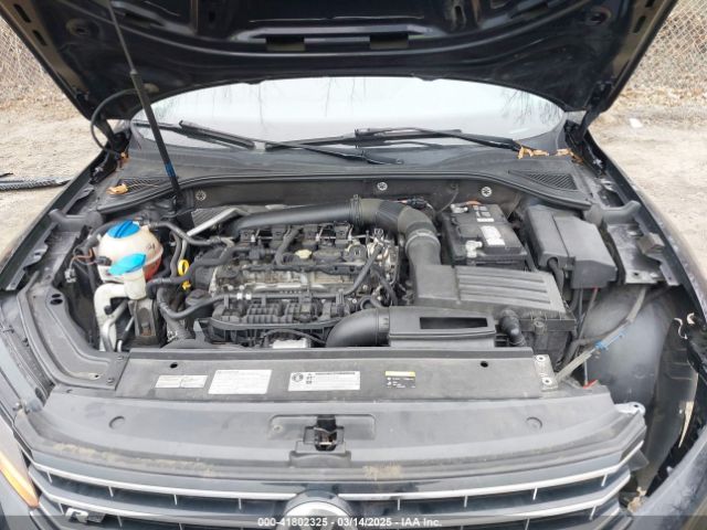 1VWDT7A34HC072076 Volkswagen Passat 1.8t R-line