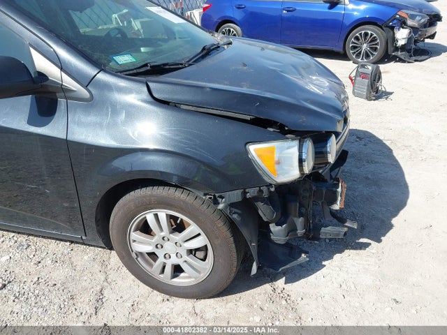 1G1JC5SH0F4164225 Chevrolet Sonic Lt Auto