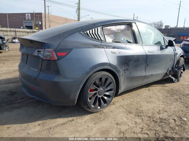 2024 TESLA MODEL Y 7SAYGDEF0RA331193 Photo 3