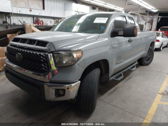 5TFTY5F11JX010242 Toyota Tundra Sr5 5.7l V8