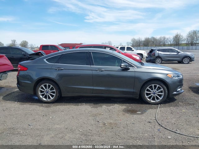 3FA6P0HDXHR263238 Ford FUSION SE