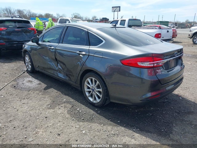 3FA6P0HDXHR263238 Ford FUSION SE