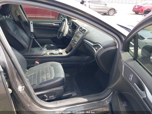 3FA6P0HDXHR263238 Ford FUSION SE