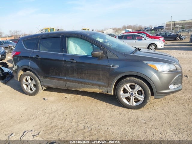 1FMCU0GX1FUA15608 Ford ESCAPE SE