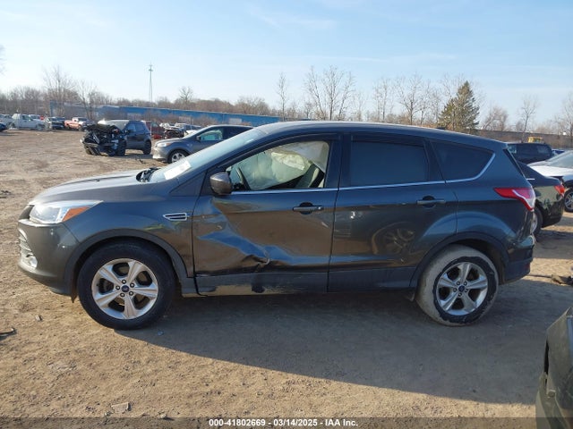 1FMCU0GX1FUA15608 Ford ESCAPE SE