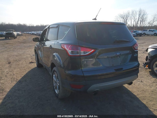 1FMCU0GX1FUA15608 Ford ESCAPE SE