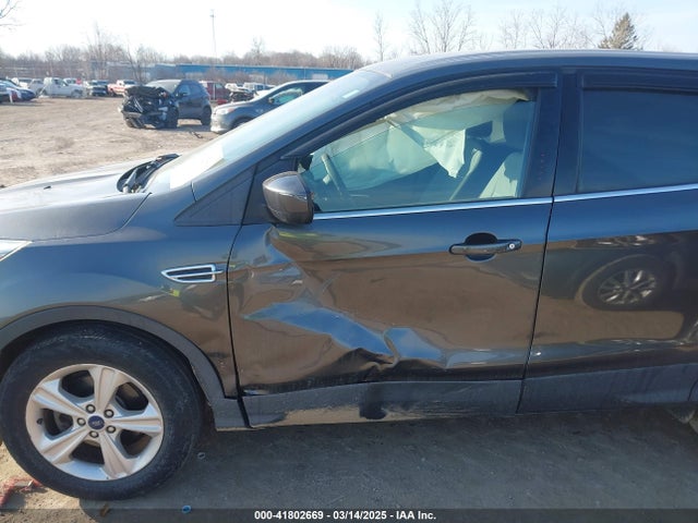 1FMCU0GX1FUA15608 Ford ESCAPE SE