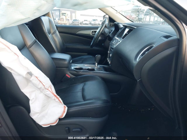 5N1DR2MN2KC594760 Nissan Pathfinder Sl