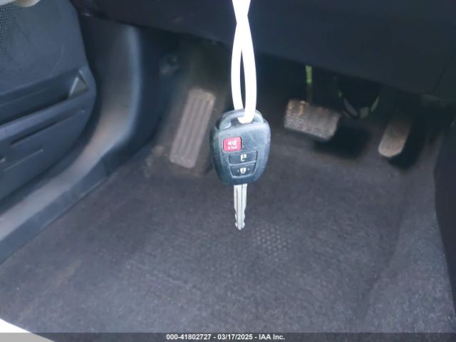 2T3ZFREV9HW390859 Toyota RAV4 LE