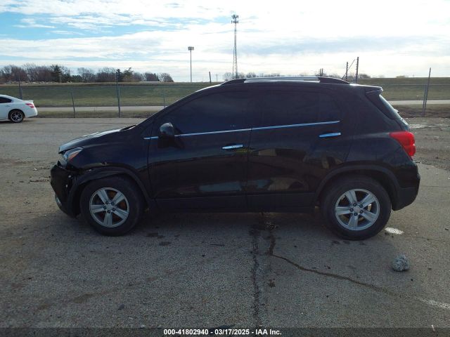 3GNCJLSB1JL305805 Chevrolet Trax Lt