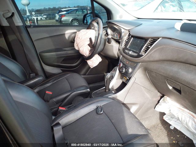 3GNCJLSB1JL305805 Chevrolet Trax Lt