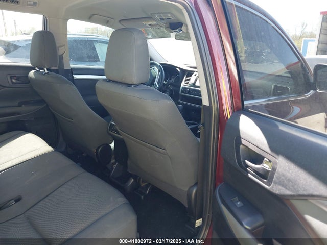 5TDZARFH6KS043814 Toyota Highlander Le