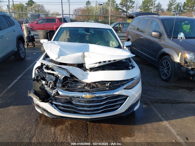1G1ZD5ST1NF109645 Chevrolet Malibu Fwd Lt