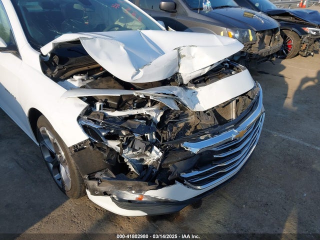 1G1ZD5ST1NF109645 Chevrolet Malibu Fwd Lt