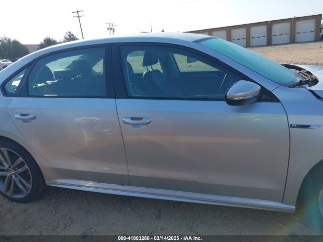1VWAA7A32JC035560 Volkswagen Passat 2.0t R-line/2.0t S
