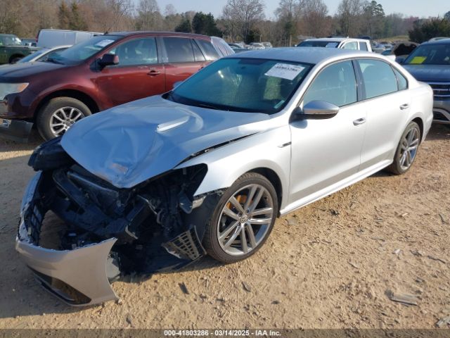 1VWAA7A32JC035560 Volkswagen Passat 2.0t R-line/2.0t S