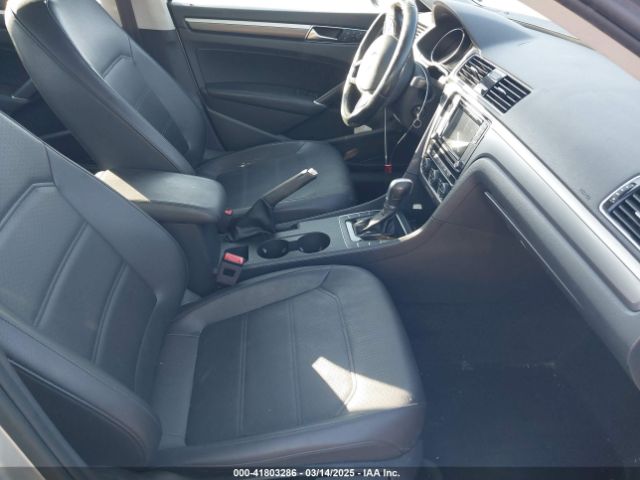 1VWAA7A32JC035560 Volkswagen Passat 2.0t R-line/2.0t S