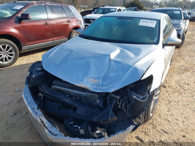 1VWAA7A32JC035560 Volkswagen Passat 2.0t R-line/2.0t S