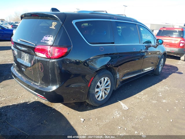 2C4RC1BGXJR157184 Chrysler Pacifica Touring L