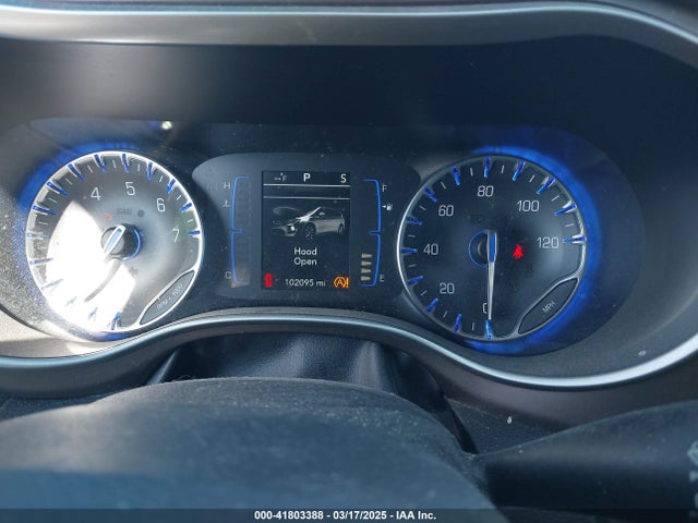 2C4RC1BGXJR157184 Chrysler Pacifica Touring L