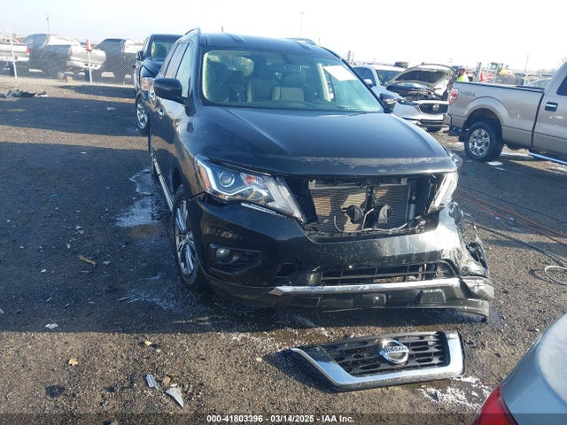 5N1DR2MNXJC642696 Nissan Pathfinder Sv