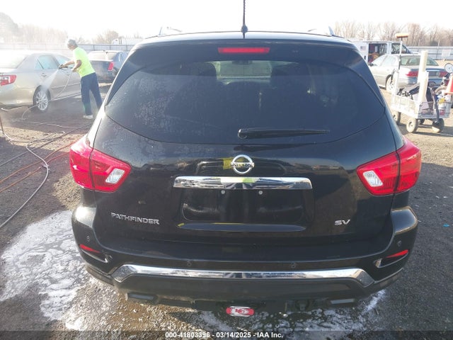 5N1DR2MNXJC642696 Nissan Pathfinder Sv