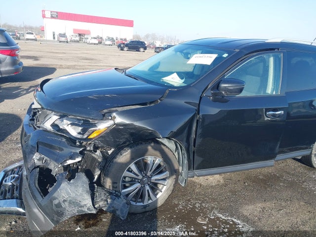 5N1DR2MNXJC642696 Nissan Pathfinder Sv
