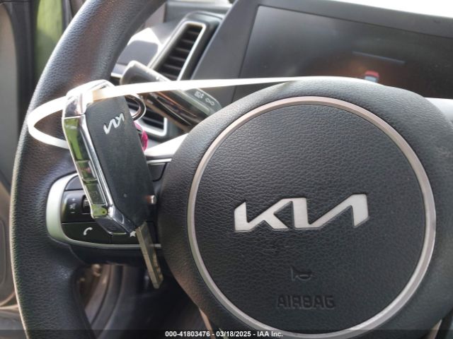 KNDPU3AF7P7037040 KIA Sportage Lx