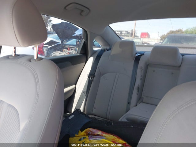 5NPE24AF5JH617778 Hyundai SONATA SE