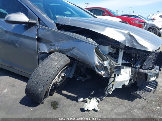 5NPE24AF5JH617778 Hyundai SONATA SE