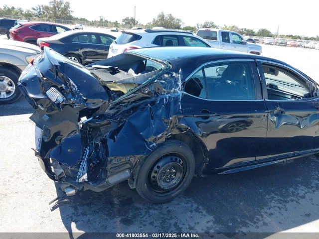 4T1B11HK3JU143239 Toyota CAMRY SE