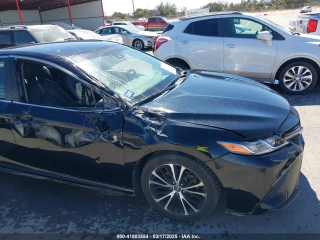 4T1B11HK3JU143239 Toyota CAMRY SE