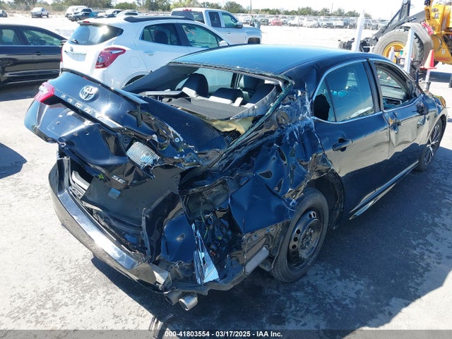 4T1B11HK3JU143239 Toyota CAMRY SE