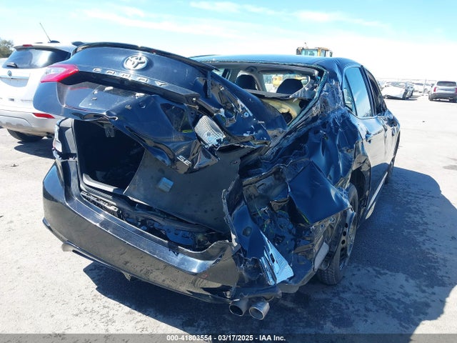4T1B11HK3JU143239 Toyota CAMRY SE