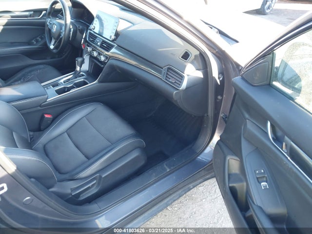 1HGCV1F30JA052912 Honda Accord Sport