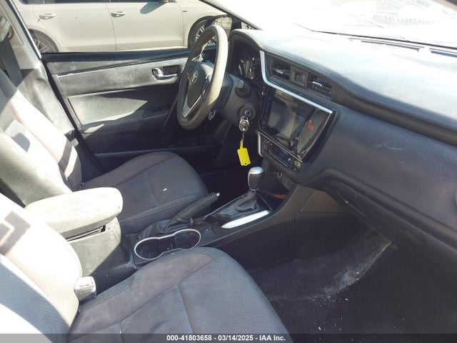 Toyota COROLLA LE 2018 5YFBURHE2JP818824 Image 5