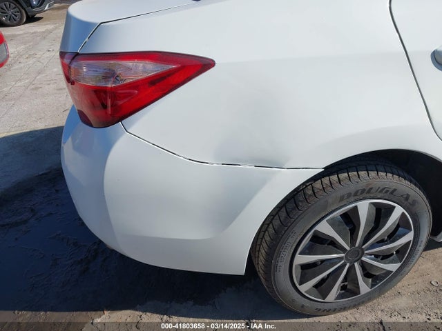 Toyota COROLLA LE 2018 5YFBURHE2JP818824 Image 6