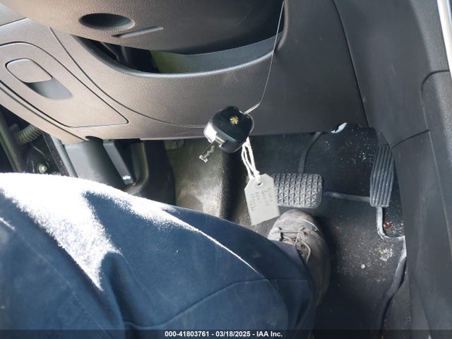 KL7CJKSB8MB303491 Chevrolet Trax Fwd Ls