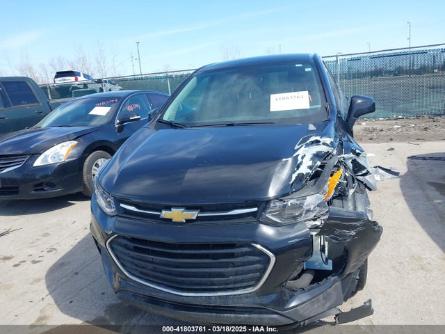 KL7CJKSB8MB303491 Chevrolet Trax Fwd Ls